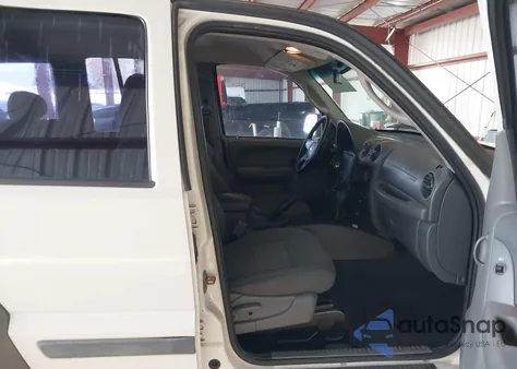 2005 Jeep Liberty Sport z USA, uszkodzony, nr VIN 1J4GL48K35W502051